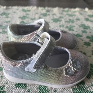 Stride Rite Girls' Iridescent Silver Multicolor Mary Jane Shoes Size 5.5 Toddler